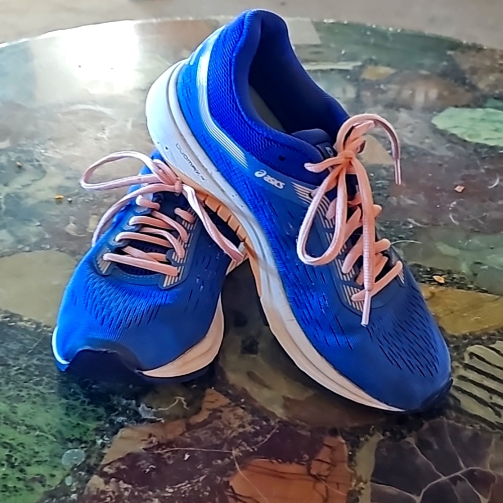 Asics size 8 gt 1000